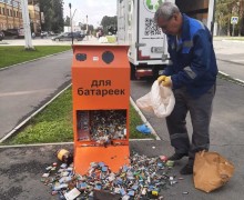 Сегодня из экобоксов вывезли батарейки