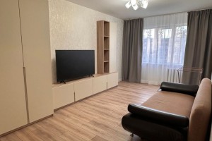 Сдам двухкомнатную квартиру 54 кв. м на Алещенкова, 17