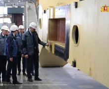 Врио губернатора Свердловской области Денис Паслер оценил мощности Уралмашзавода и пообщался с работниками предприятия