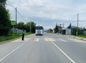 Мотоциклист сбил подростка в Белоярском районе и скрылся