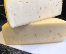 Свежая партия домашнего сыра ждёт покупателей в Заречном