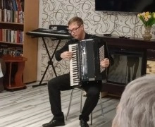 Юные музыканты ДМШ Заречного выступили в пансионатах «Рябинушка» и «Забота»