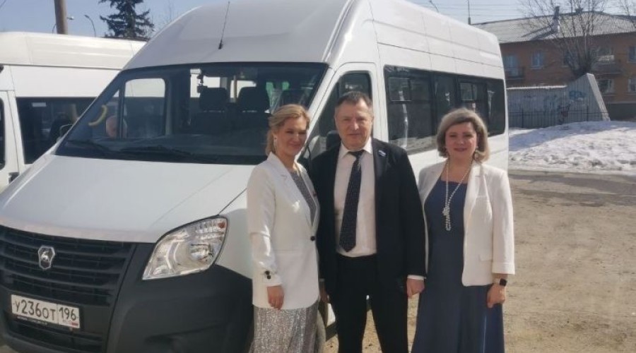 Для домов культуры Белоярского района приобрели новый микроавтобус