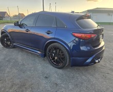 Infiniti QX70, 