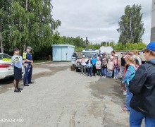 Школьники Заречного узнали секреты криминалистики и познакомились со служебными собаками