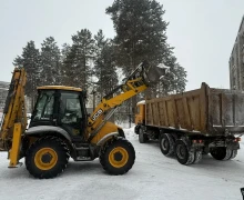 Осуществляется механизированная очистка и вывоз снега с придомовой территории