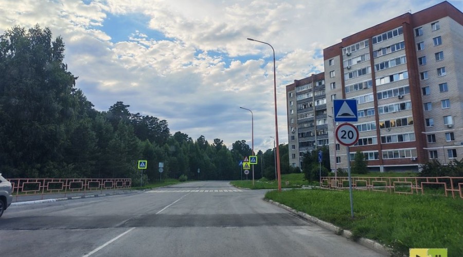 На двух улицах Заречного установили новые искусственные неровности