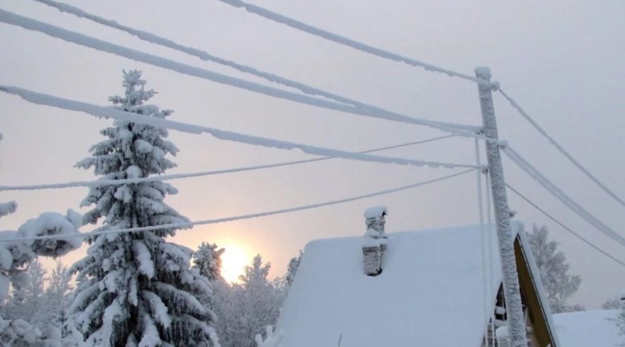 По сообщению синоптиков, 18 марта прогнозируется снег с налипанием на провода, гололед
