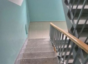 В доме на улице Энергетиков завершили косметический ремонт в подъезде