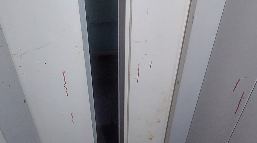 В ночь с 31 октября на 1 ноября от действий неадекватного пассажира снова пострадал лифт