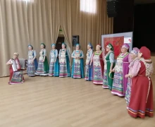 В Заречном побывала выставка Красный платок. Культурная история Урала