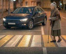 Госавтоинспекция Свердловской области напоминает правила дорожного движения для пожилых пешеходов