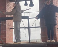 21 апреля ученики 5а класса Мезенской школы ходили на экскурсию в Храм на колокольню