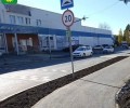 На улице Попова появились новый тротуар и «лежачий полицейский»