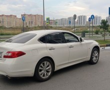 Infiniti M25, 2011