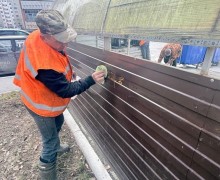 УК ДЕЗ помыла мусорные контейнерные площадки на площадках, за которые она отвечает