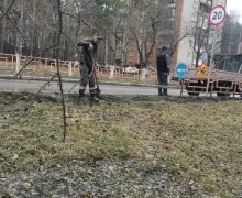 На ул. Ленина демонтируют дорожные ограждения