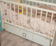 Отдам кроватку с матрасиком