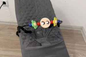 Продам шезлонг, водный манеж, развивающий коврик с игрушками