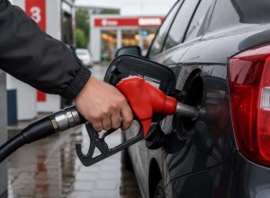 В Свердловской области снизились цены на бензин