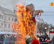 В нашем фоторепортаже – веселая Масленица в городах Свердловской области!