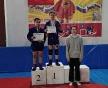 У самбистов Заречного 9 медалей