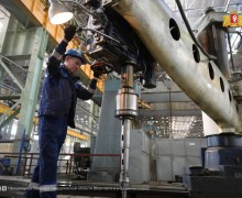 Врио губернатора Свердловской области Денис Паслер оценил мощности Уралмашзавода и пообщался с работниками предприятия