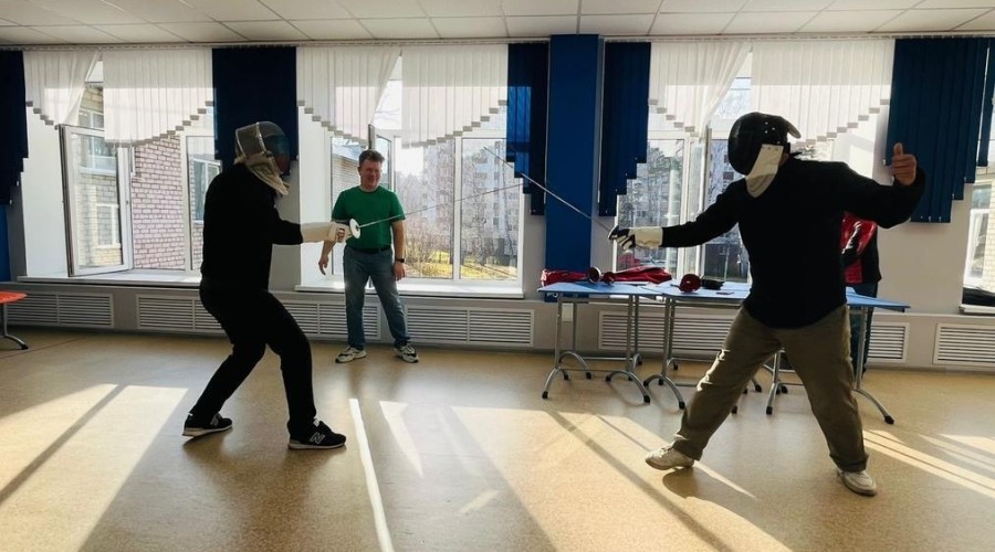 Педагогам дополнительного образования дали в руки рапиры