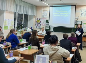 В ходе акции «Горка» инспекторы ГИБДД проводят беседы с родителями на школьных собраниях