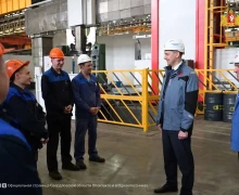 Врио губернатора Свердловской области Денис Паслер оценил мощности Уралмашзавода и пообщался с работниками предприятия
