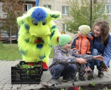 В Заречном заканчивается высадка цветов на клумбы, а сегодня будет акция Цветущий атомград