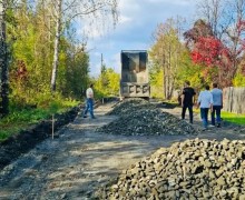 На улице Коммунаров в Заречном начался ремонт