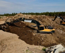 На строительной площадке энергоблока №5 Белоярской АЭС продолжают вывозить отвал грунта и скальных пород