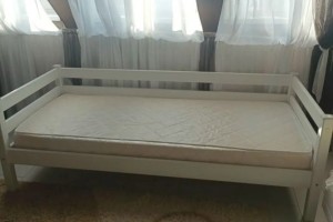 Продаётся белая кровать 900×2000 в отличном состоянии