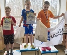 Пловцы из Заречного завоевали 12 наград на соревнованиях в Новоуральске
