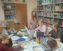 В Мезенской библиотеке прошёл мастер-класс по масляной пастели