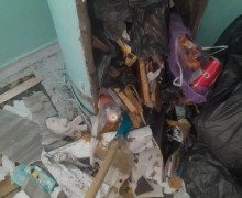 Жители дома на Ленина, 30 столкнулись с засором мусоропровода