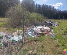 А мы опять про свалки: искать их по территории Заречного и в окрестностях поехали два важных должностных лица