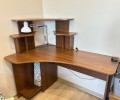 Продам стол в хорошем состоянии. Отдам тумбочку в подарок.