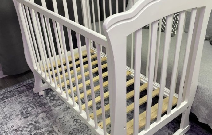 Продам детскую кровать на колесах