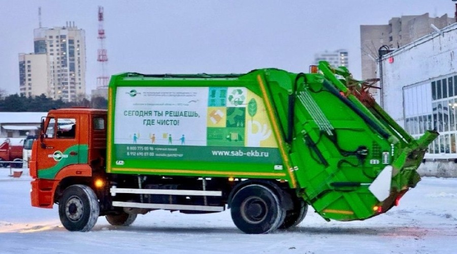 Спецавтобаза обещает, что в длинные январские выходные мусоровозы будут забирать отходы по обычному графику