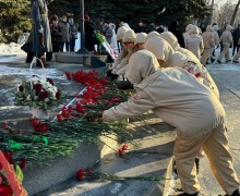 Участие юнармейцев Белоярского городского округа в церемонии возложения цветов к памятнику Г. К. Жукову