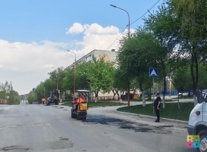 В Заречном проводят ямочный ремонт дорог