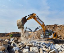 На строительной площадке энергоблока №5 Белоярской АЭС продолжают вывозить отвал грунта и скальных пород