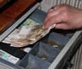 Продавщица похитила из кассы магазина в Заречном 15 тысяч рублей