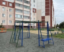 Жители Уральской, 24 и 26 поблагодарили за обновление детской площадки