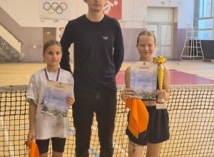 Зареченские теннисисты успешно сыграли с новоуральцами