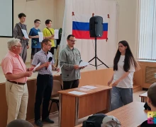 3 июня в актовом зале УрТК 32 выпускника первых в Заречном курсов по конструированию беспилотных воздушных судов и управлению ими получили сертификаты об обучении