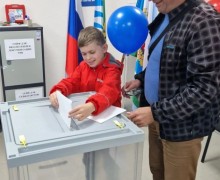 Юные зареченцы вместе с родителями посетили избирательные участки