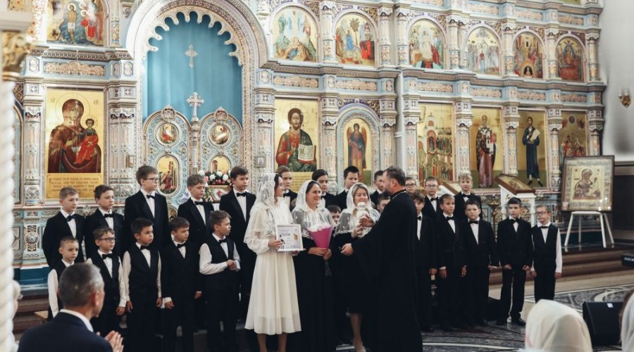 18 октября в храме Покрова Божией Матери прошёл 7 детско-юношеский фестиваль хорового искусства Поющий ангел